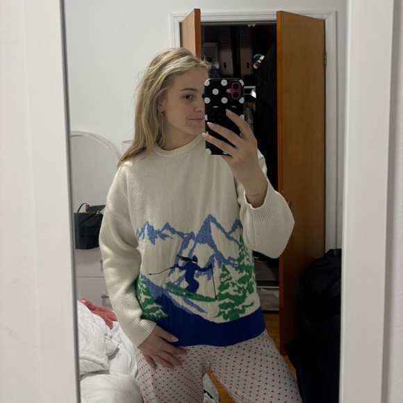 Cream Scenic Ski Graphic Sweater | Size Small - Picture 3 of 6